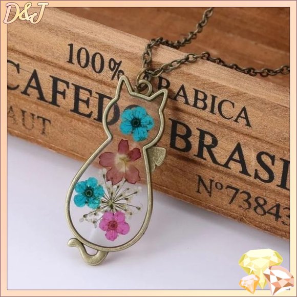 Diamonds & Jules Other - 💎✨😻 Floral Cat Necklace